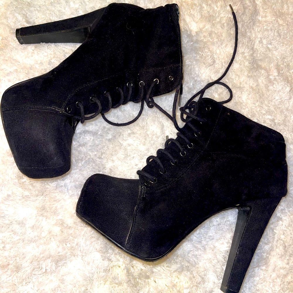 Black bratz boots